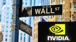 US Chip Stocks Fall as Nvidia and Memory Shares Drop During Wall Street Selloff